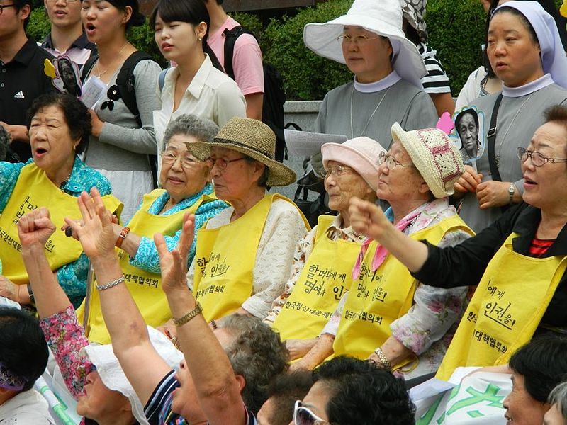 Surviving comfort women rally in Korea in 2011